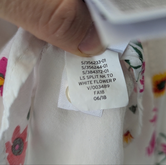 GAP White Pink Floral Blouse Lightweight Long Sleeves Split-Neck Top Size S - Picture 8 of 11
